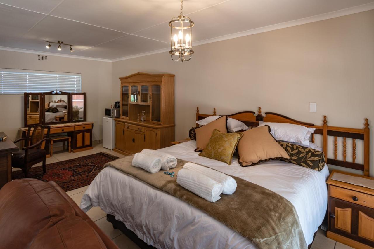 Antiqua Guest House George Exterior foto