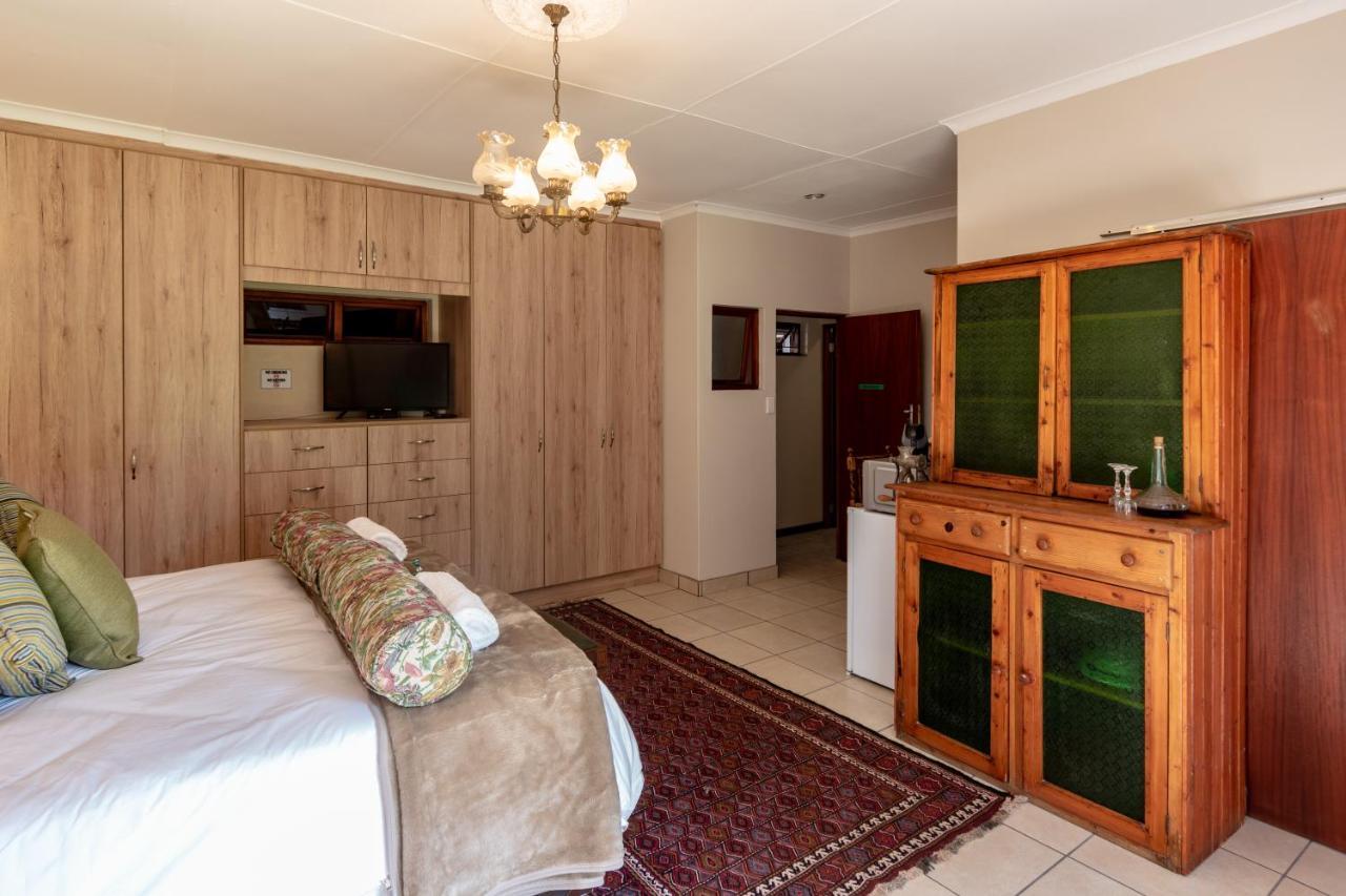 Antiqua Guest House George Exterior foto